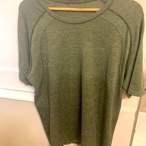 Men’s Lululemon Olive Metal Vent 2.0 Shirt - XL